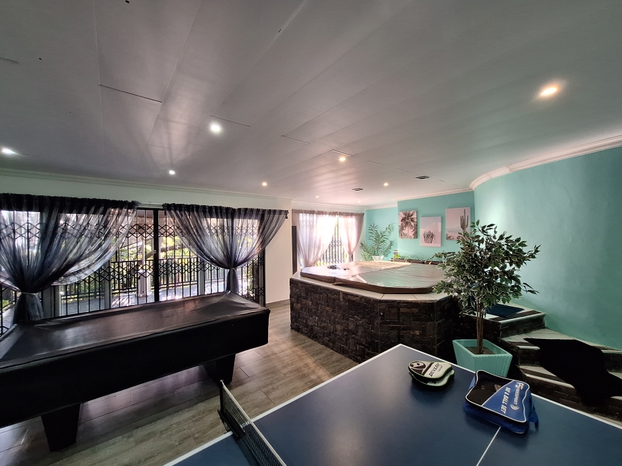 5 Bedroom Property for Sale in Protea Park North West